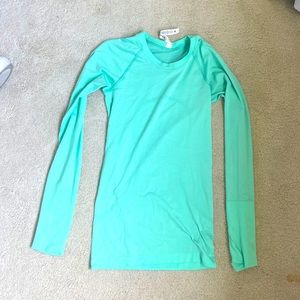Lululemon long sleeve top